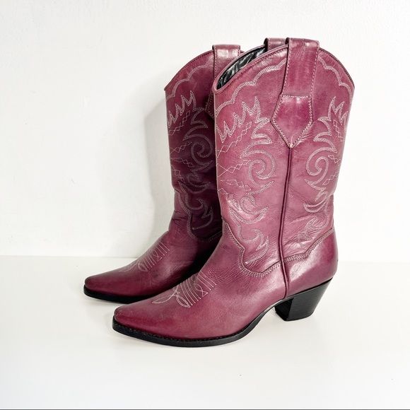 Shoes - Western cowboy boots eggplant purple with white stitching size 6